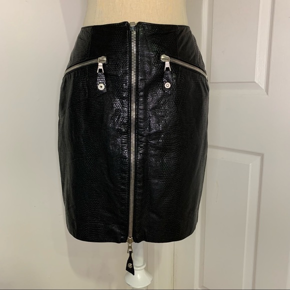 VINTAGE Black Crocodile 100% Italian Leather Multi Zipper Mini Skirt size 4 - Picture 1 of 7